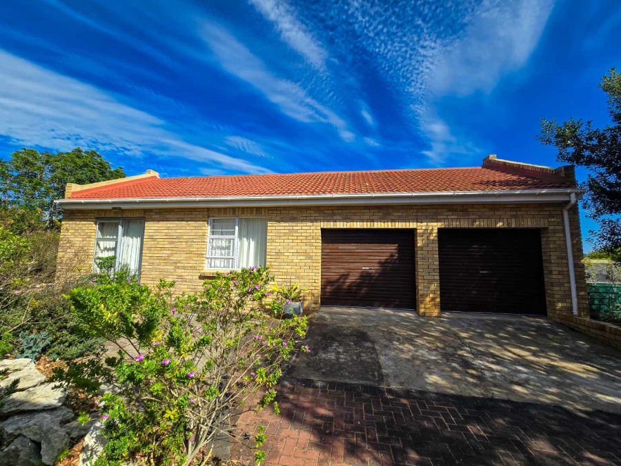 3 Bedroom Property for Sale in Stilbaai Wes Western Cape